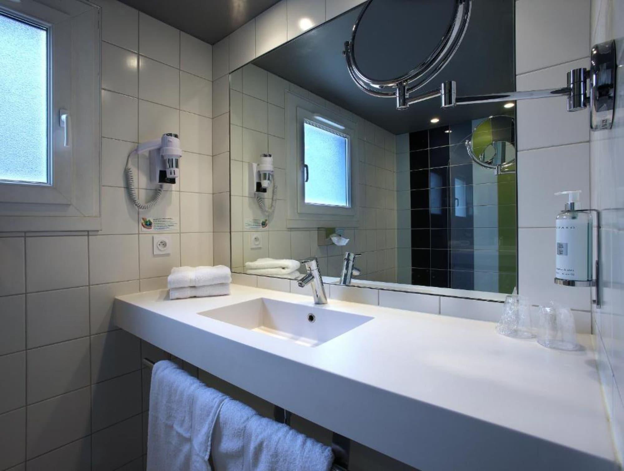 Le Cinq Hyper - Centre Hotel 4*