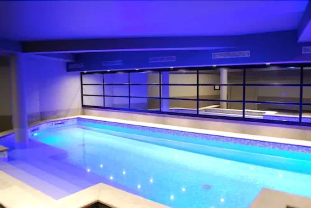 Le Cinq Hyper - Centre Hotel 4*